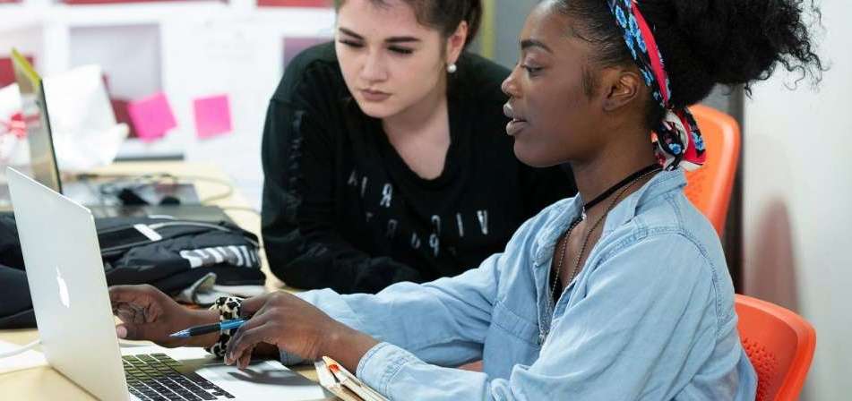 Women working a laptop