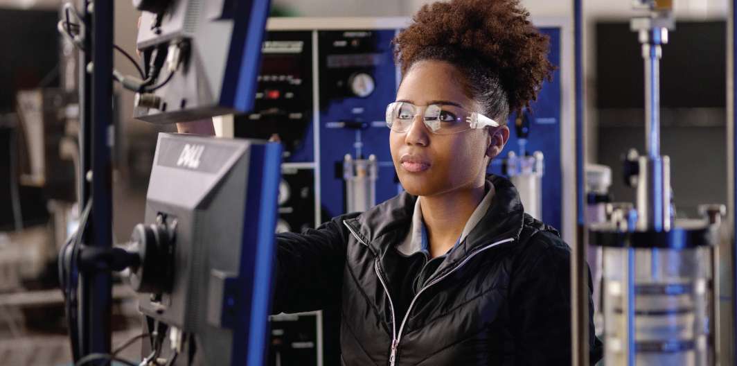 CCEE landing girl In Lab